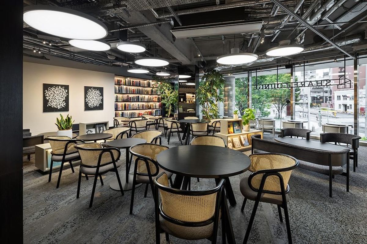 SHARE LOUNGE 六本木蔦屋書店の店内